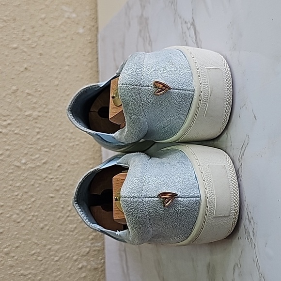 Lulu's Blue Sneakers - Picture 3 of 8